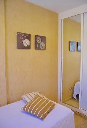 Spacious With 4 Bedrooms Lägenhet *